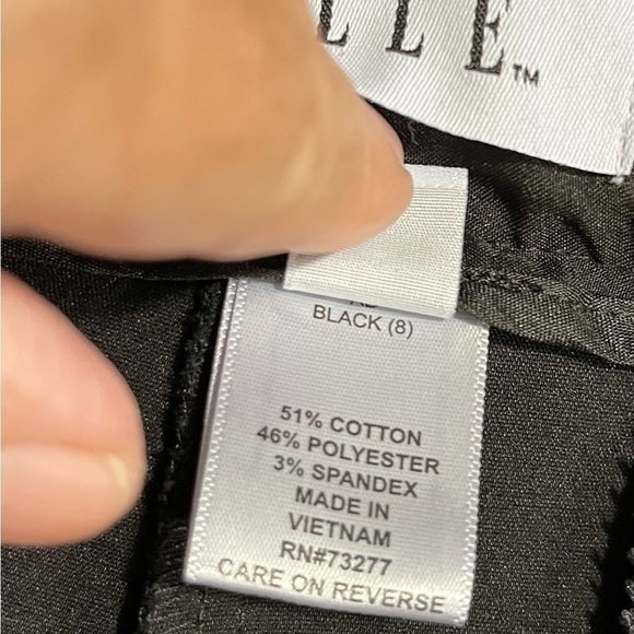 ELLE, BLACK POLISHED SHORTS WITH SILVER BUTTON DETAIL AT WAIST. SIZE 8 - Picture 5 of 6